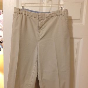 Women's Size 20 Dockers Capri Pants in Khaki